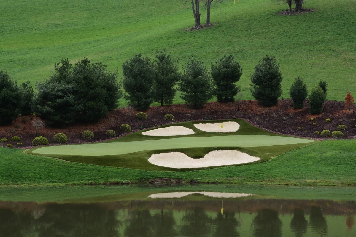 Experience professional golf at home with our artificial golf greens perfect for any Naperville property.