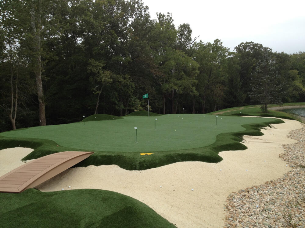 Naperville artificial putting green